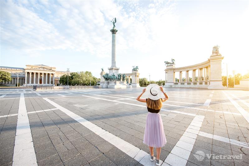 BUDAPEST	(Ăn trưa, ăn tối)